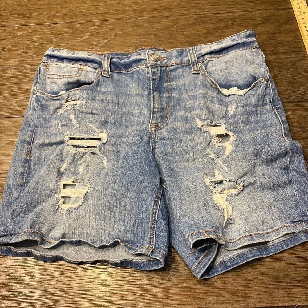 Maurices Jean shorts. Size 10 holes distressed but no skin :-) shown high waist